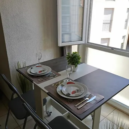 Apartment Charming And Bright Studio In Nice