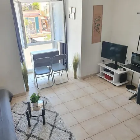 Charming And Bright Studio In Nice *